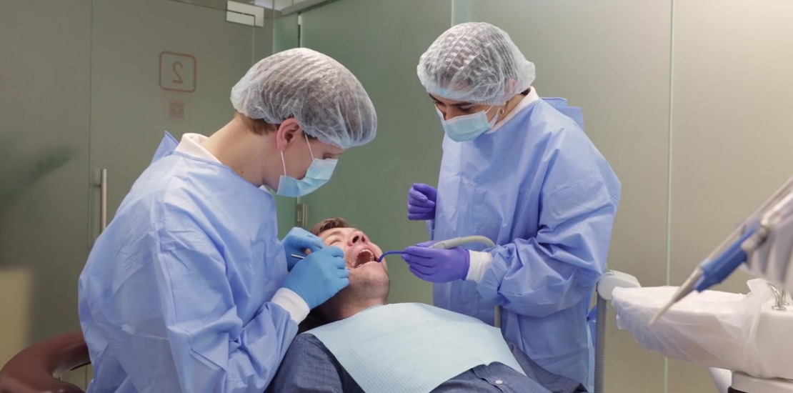 Em 15 de janeiro, foi publicada no Diário Oficial da União a Resolução 2373/2023, do CFM, que limita a área de atuação do cirurgião-dentista.
