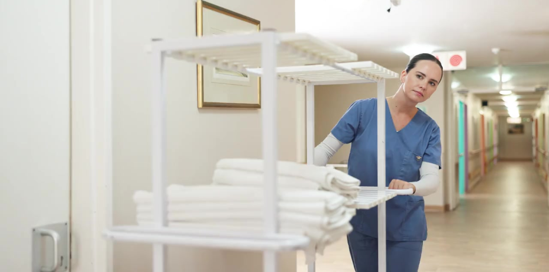 A integração de serviços terceirizados na gestão da qualidade e acreditação hospitalar é fundamental para alcançar excelência em saúde.