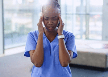 Muitos empregadores ainda veem o adoecimento psíquico e saúde mental como um problema pessoal, desvinculado das condições laborais.