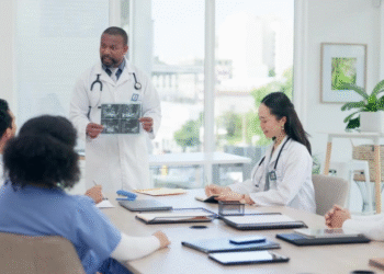 Mapeamento de processos e mapeamento da jornada do paciente impulsionam a inovação, reduzem riscos e promovem maior fidelização dos pacientes.