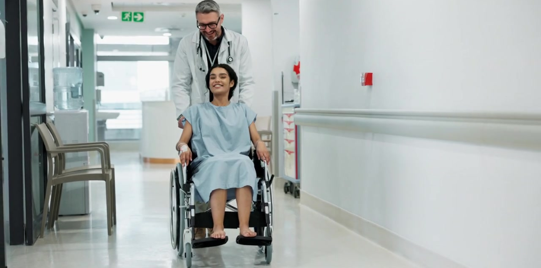 Experiência do paciente refere-se à percepção do paciente sobre interações que ele tem com sistema de saúde, do agendamento da consulta até pós-tratamento